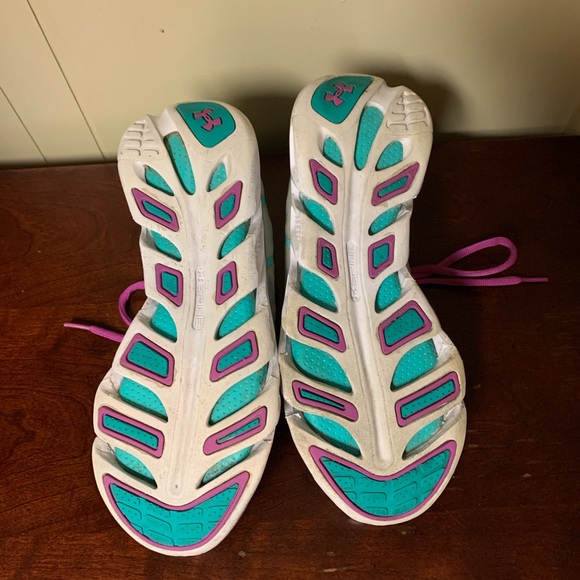 Under Armour Running Shoes - Picture 5 of 7